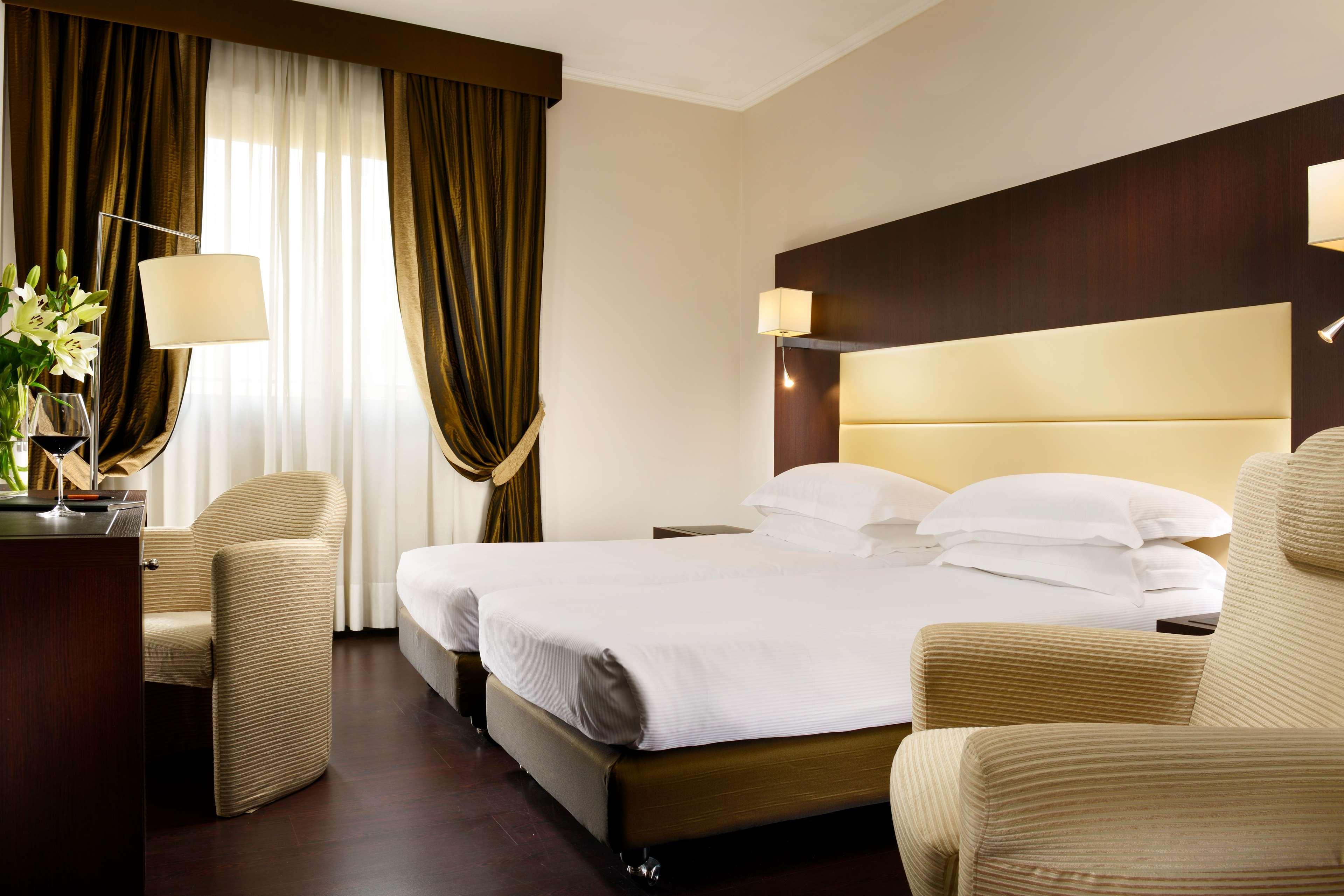 FH55 Grand Hotel Palatino Roma Esterno foto
